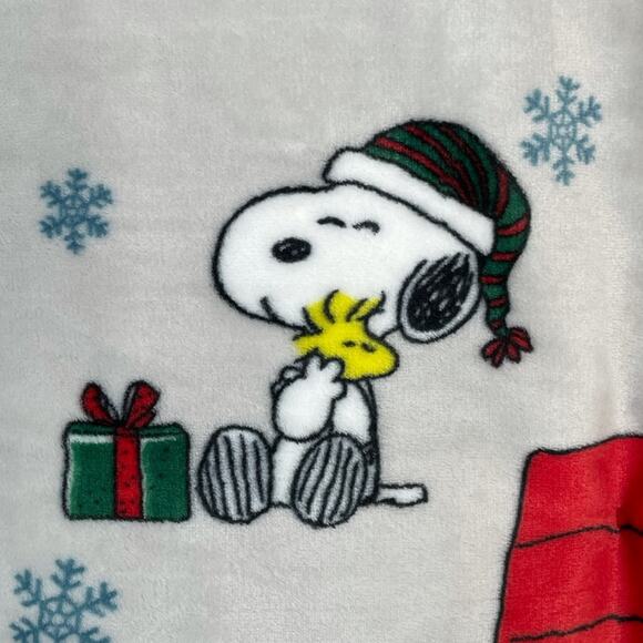 Peanuts Snoopy and Woodstock Christmas Blanket, Gray, 50x70 - Picture 3 of 8
